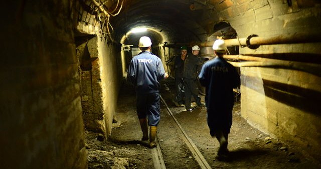 México: Tras derrumbe en la mina de oro Santa Fe, familiares de mineros ...