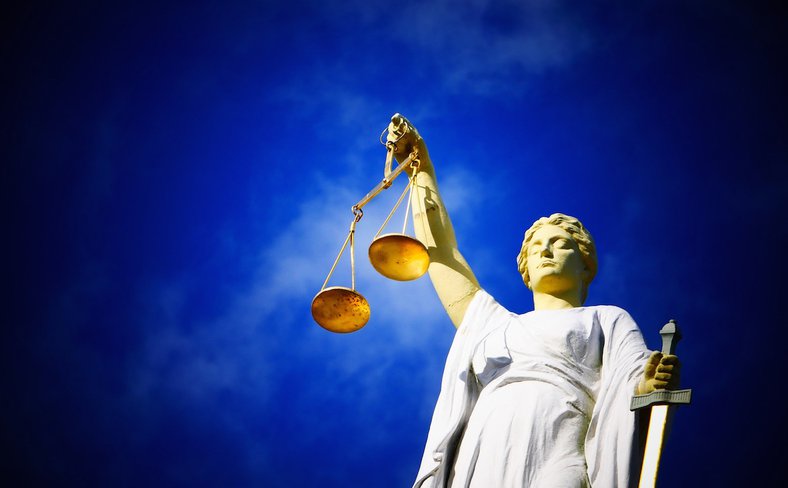 justice-2071539_1920_1.jpg